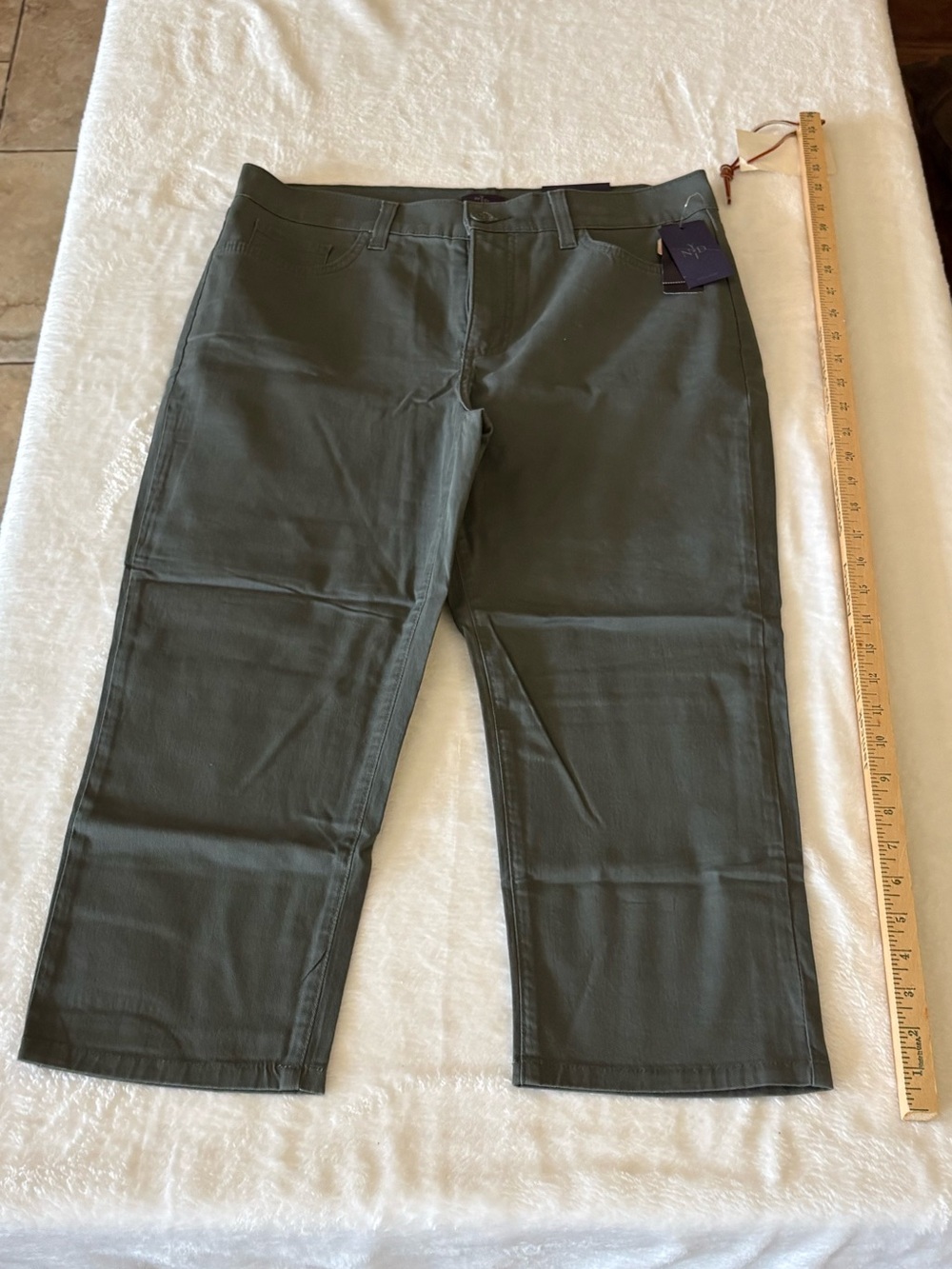 New Women’s Casual Olive Green Cargo-Style Pants